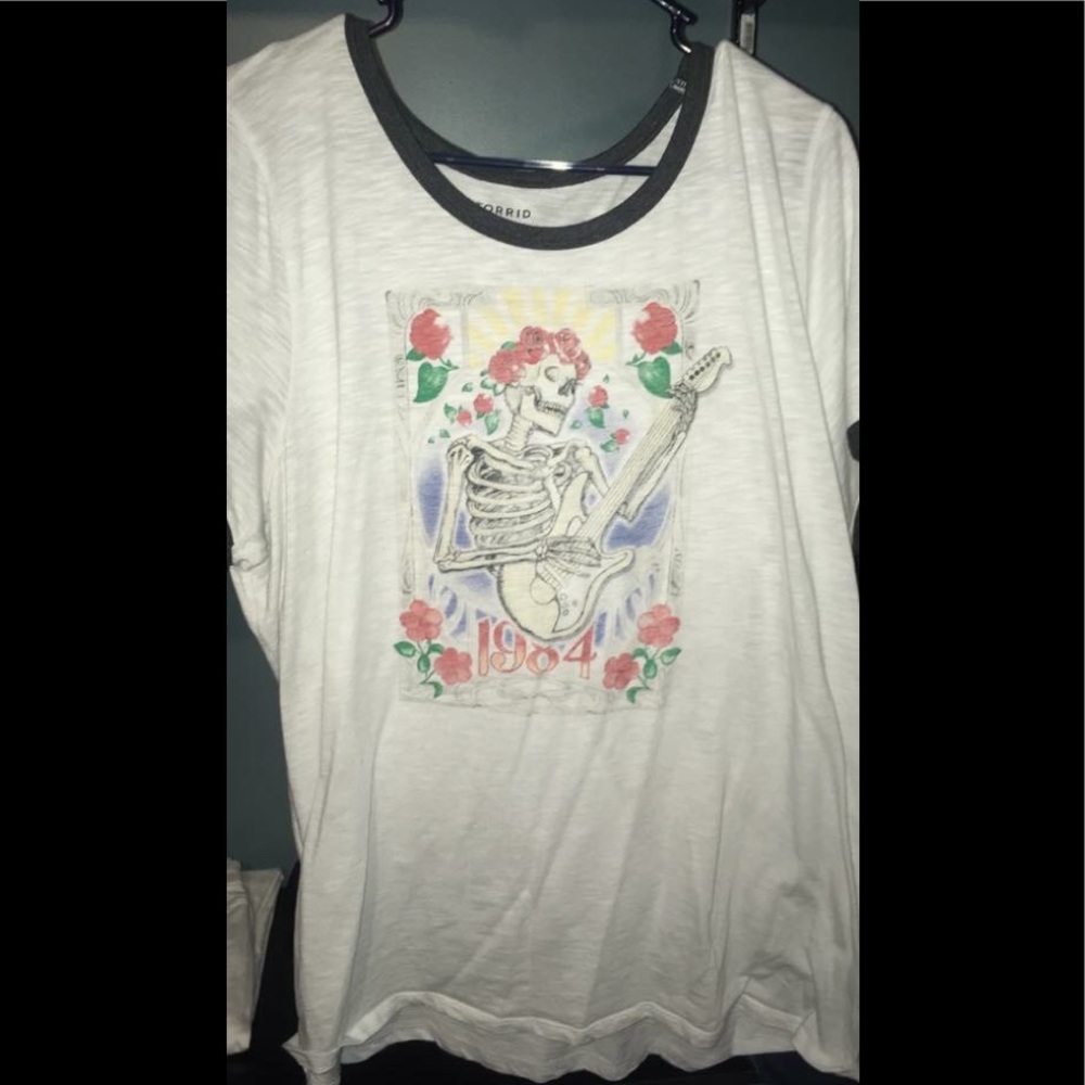 Skull tee